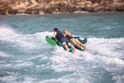 Jobe Revolve Funtube - 2 Persoons 14 Jobe Revolve Funtube - 2 Persoons -Watersporten Verkoop 230220001 actionshot 3 big resultaat